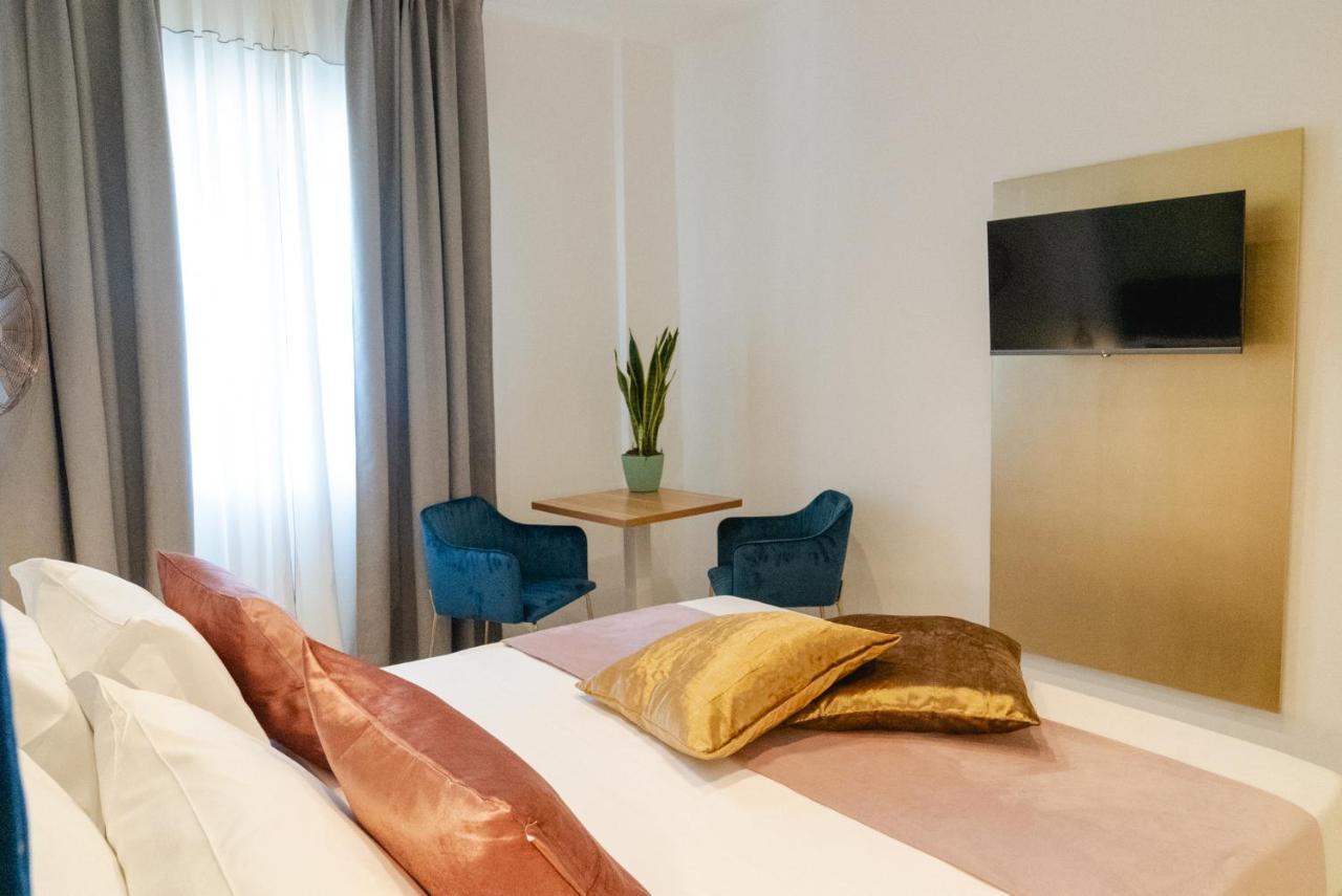 Stazione Centrale Bari Suppa G & C Italia Hotel ภายนอก รูปภาพ